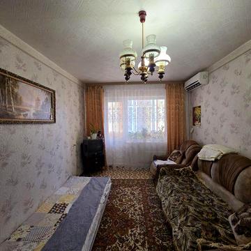 Продаж 2 кімнатної квартири з 2ма балконами  на м-ві Незалежності