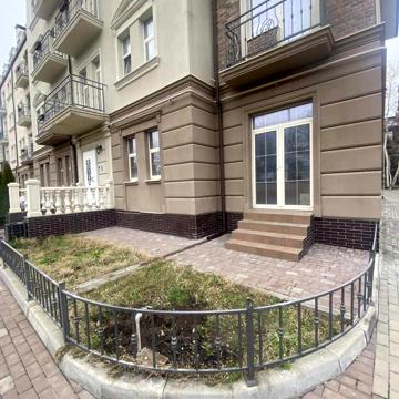 Травневий пров., 4