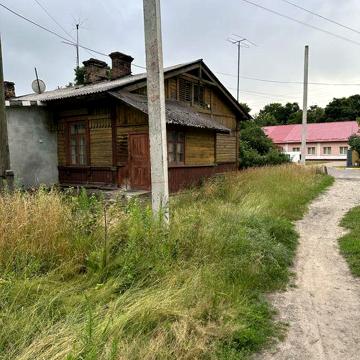 Продається дерев’яний будинок (барак) у центрі Сарн