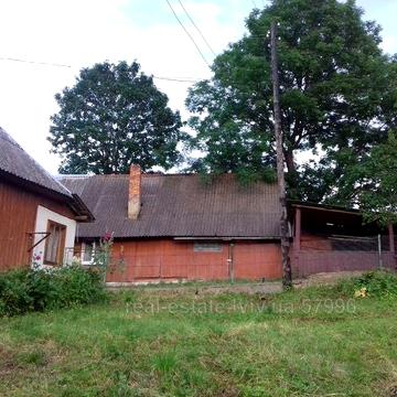Будинок у селі Розлуч