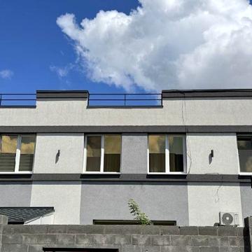 Продам квартиру з двориком м.Вишневе, вул.Київська