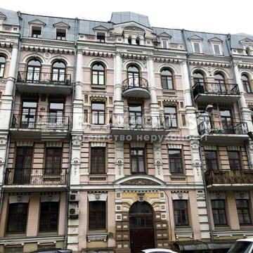 Продаж видової квартири  Борисоглібська 16а