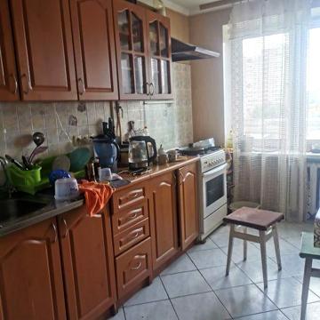 Продам трехкімнатну  на Ушинського 27 цегляний будинок