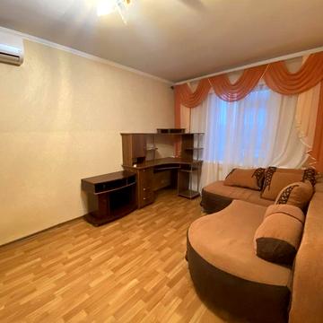 Однокімнатна квартира біля метро "Харківська"