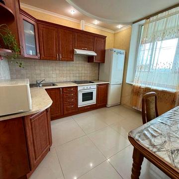 Продаж однокімнатної квартири 43м.Верховинна,35.Метро Житомирська.Без% ЖК на Верховинній