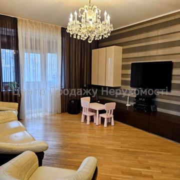 Ексклюзив Центр Держпром Суперова 3 кімнатана квартира!