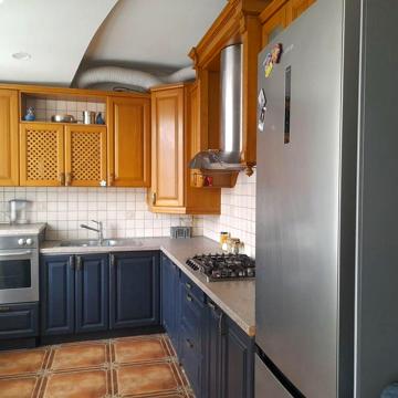 Центр ! підходить під програми. 3кімн квартира  120 м   авт/опал.