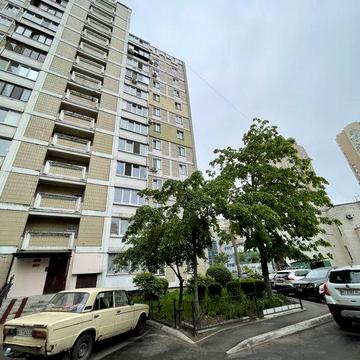 Продам 3к квартиру по вулиці Драгоманова 23