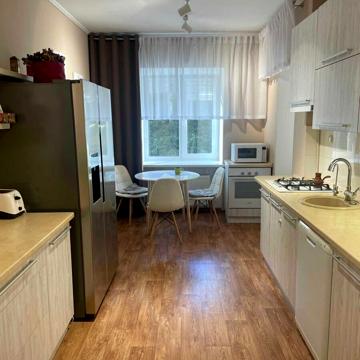 Володимирська вул., 52а