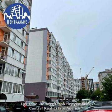 Чорновола вул., 5