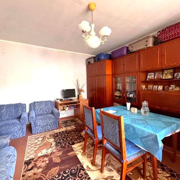 Євгена Чикаленка вул., 75