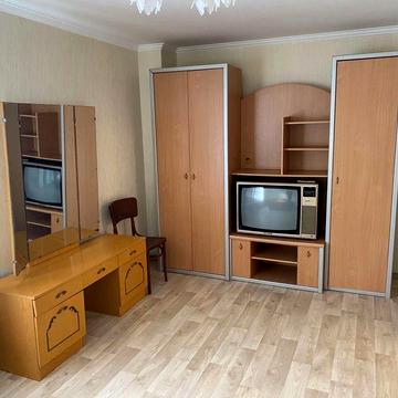 Будинок. Паркова зона. Торчин