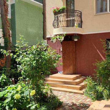 Продаж квартири 187м2, 4 кімнати, 3 поверхи. Біля парку. Гараж. ID:107