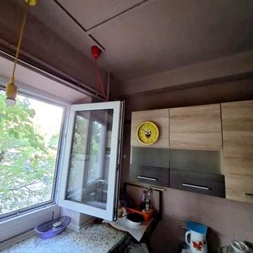 Батумська вул., 14