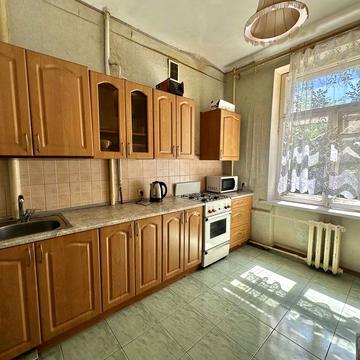 Вільна! 2-кімнатна сталінка по вул Лермонтова