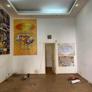 Продам 1 комн кварт на Дерибасовской под дворовой офис со своим входом