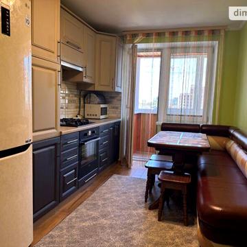 Довгострокова оренда 2к Квартира Гайдамацька (Струтинської) вулиця
