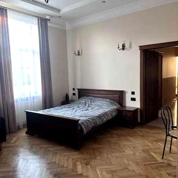 Оренда 2-кім. квартири в центрі на вул. Шпитальна