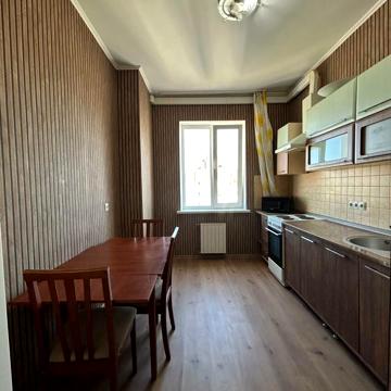 Миколи Лаврухіна вул., 6