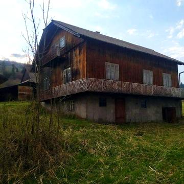 Будинок 2поверховий,біля лісу близько,чудова природа,поруч річка