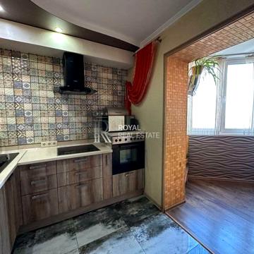 Срібнокільська вул., 12