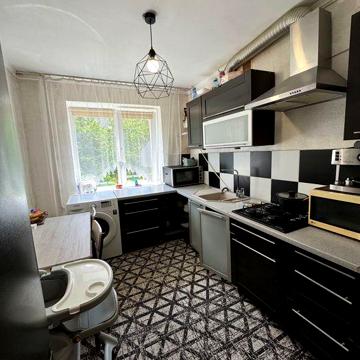 Продам 4х кім квартиру