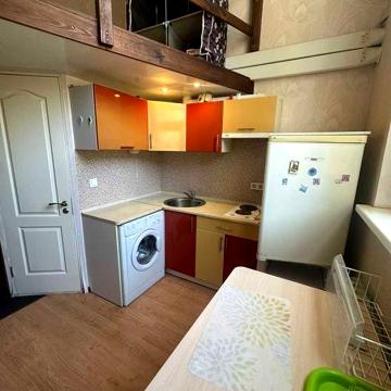 Сдам двухуровневую гостинку на Одесской, пр.Байрона,41.