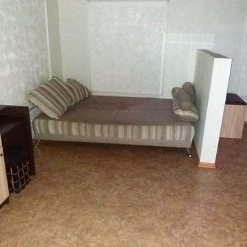Сдам однокомнатную квартиру студию ( 8 квартал)
