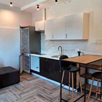 Сдаю полуторку в новостройке..