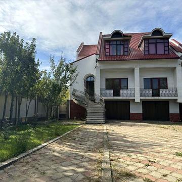 Продається 1/2 дуплекса вул. Канівська