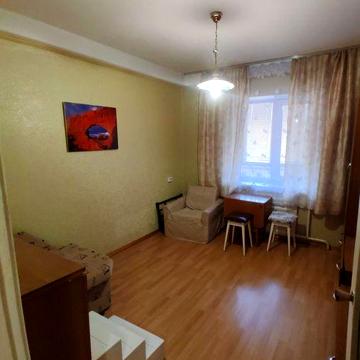 Булаховського 28.  2х кім. Квартира в гарному стані чистий продаж.