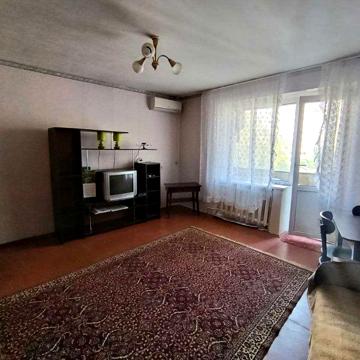 Довгострокова оренда двокімнатної кв-ри в центрі, вул. Смілянська, 2