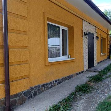Довгострокова оренда будинку в центрі