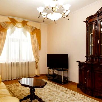 Інститутська вул., 16