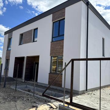 Михайла Булгакова вул., 14