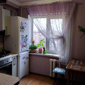 Ореста Левицького вул. (Академіка Курчатова), 13