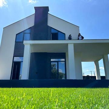 Продаж будинку 177 м.кв з терасами, 70 м.кв. та свій вихід до озера!