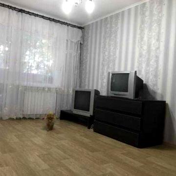 Продается 1 комн квартира на Роганском ЖМ