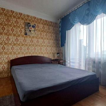 Героїв Дніпра вул., 25