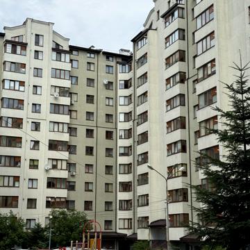 Хотинська вул., 12