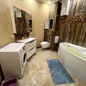 Оренда Яскравої 3 кім кв.  метро Олімпійська