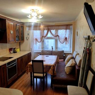 Оренда 3к квартири, 16/21, 82 м, м. Житомирська