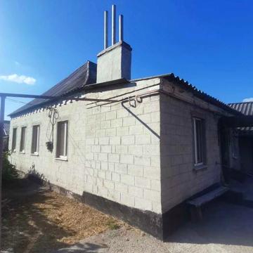 Продам будинок в Карнаухівці біля МАГАЗИНУ "СИГНАЛ"