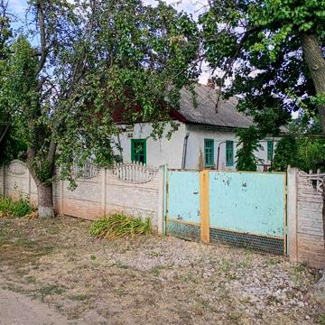 Продам или обменяю на квартиру дом на поселке Бажанова район 173 кв-ла