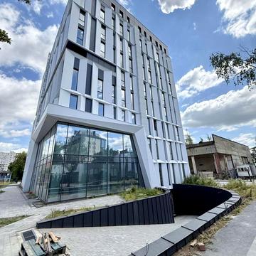 Угорська вул., 14