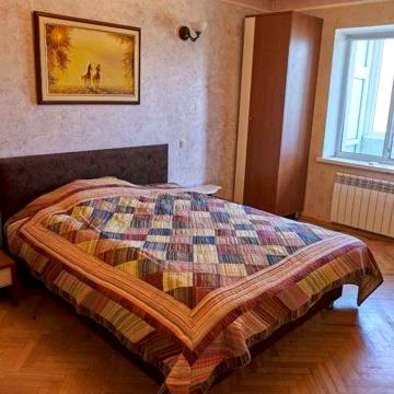 3 к. квартира . вул. Героїв полку «Азов» (Маршала Малиновського) 3б.