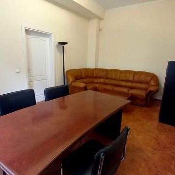 Продаж 2-х кім квартира, 53м, 1-йповерх, вулиця Шота Руставелі