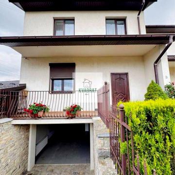 Продам стильний котедж в престижному районі міста
