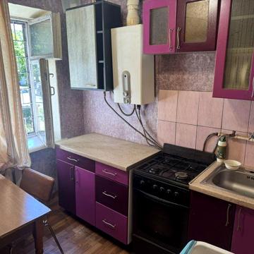 Продам 1к.кв.в центрі,жилий стан;можна під комерцію. ЖК ЦЕНТР