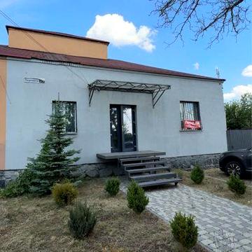 Продам квартиру з власним двором у центі міста